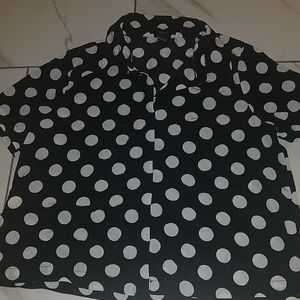 BLACK BUTTON UP SHIRT